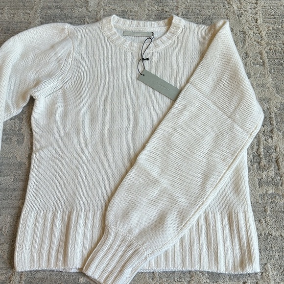 OGD Sweater Ivory 100% Cashmere Crewneck Women’s Soft Lightweight Classic Small - Picture 3 of 8